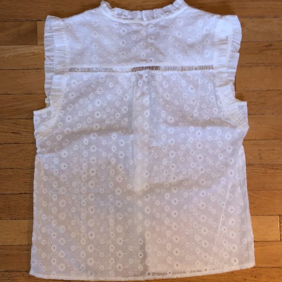 Brand New Adiva Women's White Eyelet Sleeveless Buttondown Blouse - Picture 2 of 7